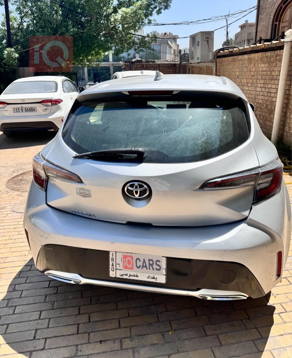 تۆیۆتا کرۆلا هاچباک